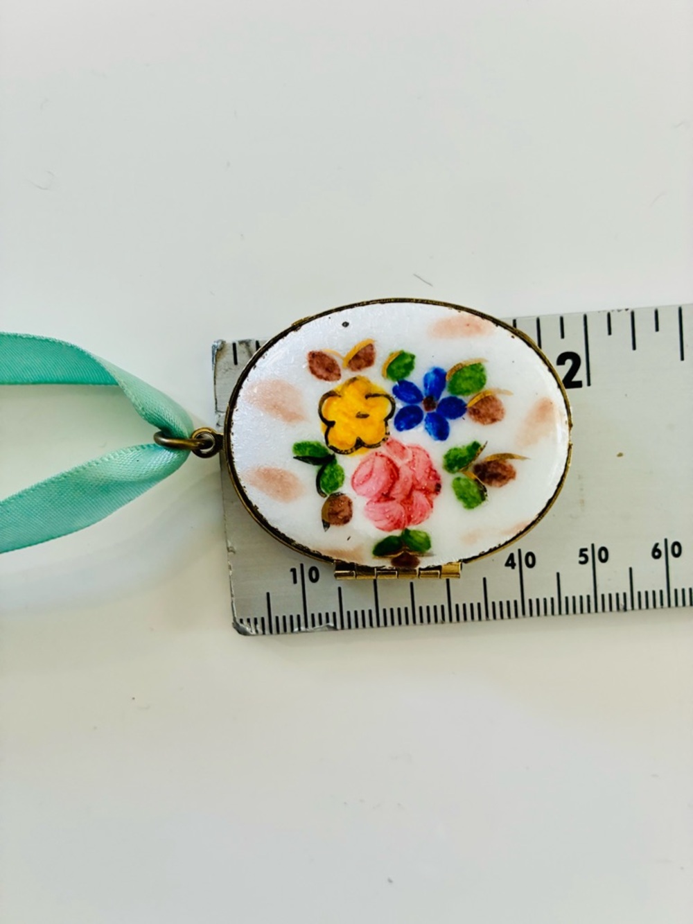 Hand Painted Oval Porcelain Locket w/Floral Bouquet -Choker BL Silk Ribbon Neck - Picture 7 of 10